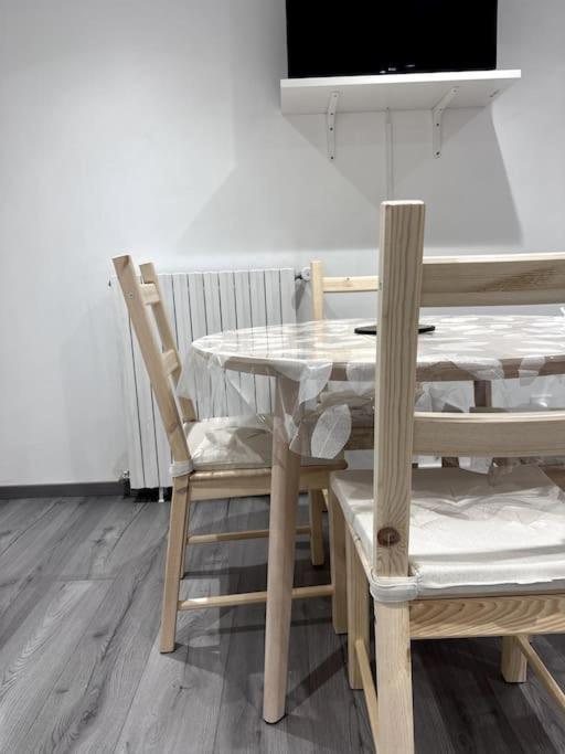 Appartement T4 En Hyper-Centre Bourgoin-Jallieu Buitenkant foto