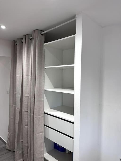 Appartement T4 En Hyper-Centre Bourgoin-Jallieu Buitenkant foto