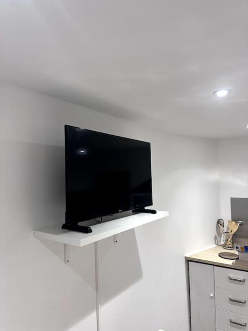 Appartement T4 En Hyper-Centre Bourgoin-Jallieu Buitenkant foto